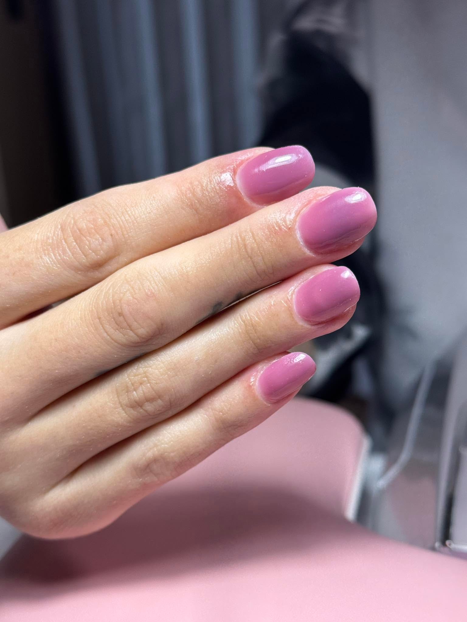 Dusty mauve purple solid gel manicure with glossy shine
